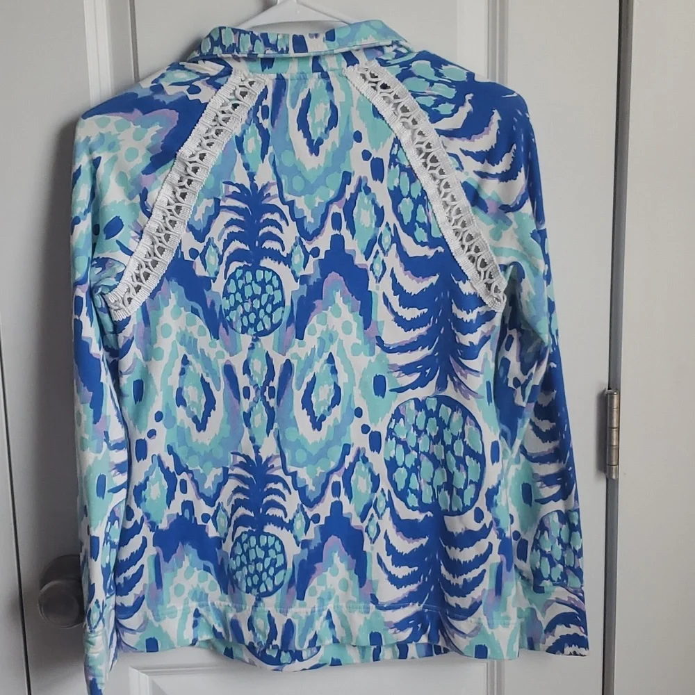 Lilly Pulitzer Pineapple Print Top in Women's  EUC - Picture 3 of 6